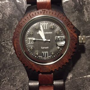 Tense men's wooden watch